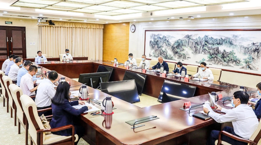 北京市委书记蔡奇在经开区调研并与企业家座谈，总裁徐烨烽受邀参加